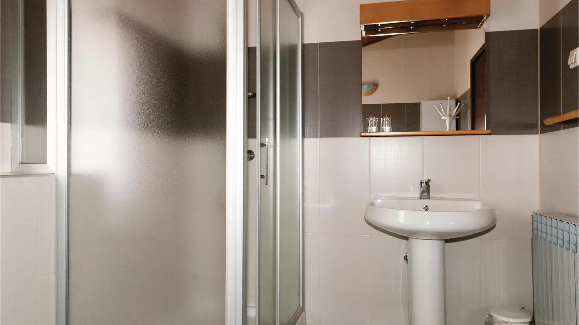 2 Bedroom Cozy Apartment In Umag